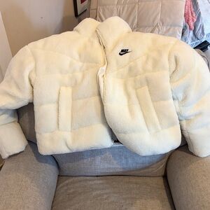 Nike Cream Therma-Fit city Sherpa Fleece Jacket. Small